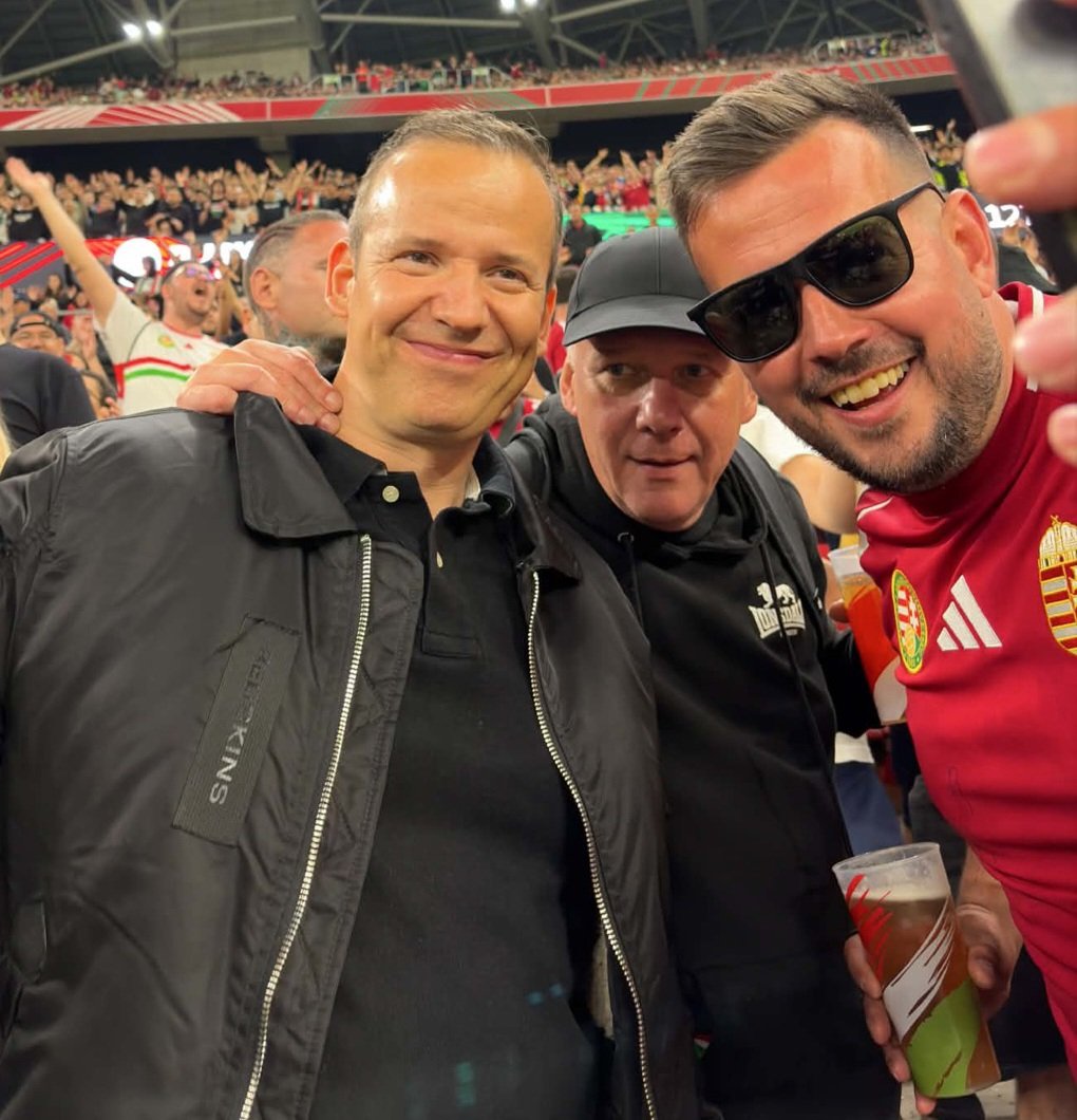 ToroczkaiLaszlo's tweet photo. 🇭🇺 Hajrá Magyarország! https://t.co/aKAS34G02P