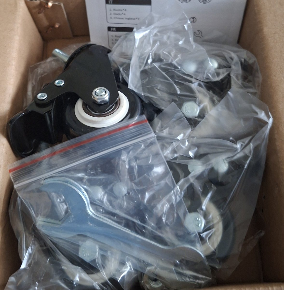 Sylbel_mc's tweet photo. Never been so excited for castor wheels 😆  episode 3 can now be made 😆 https://t.co/QU1P2nF5fu