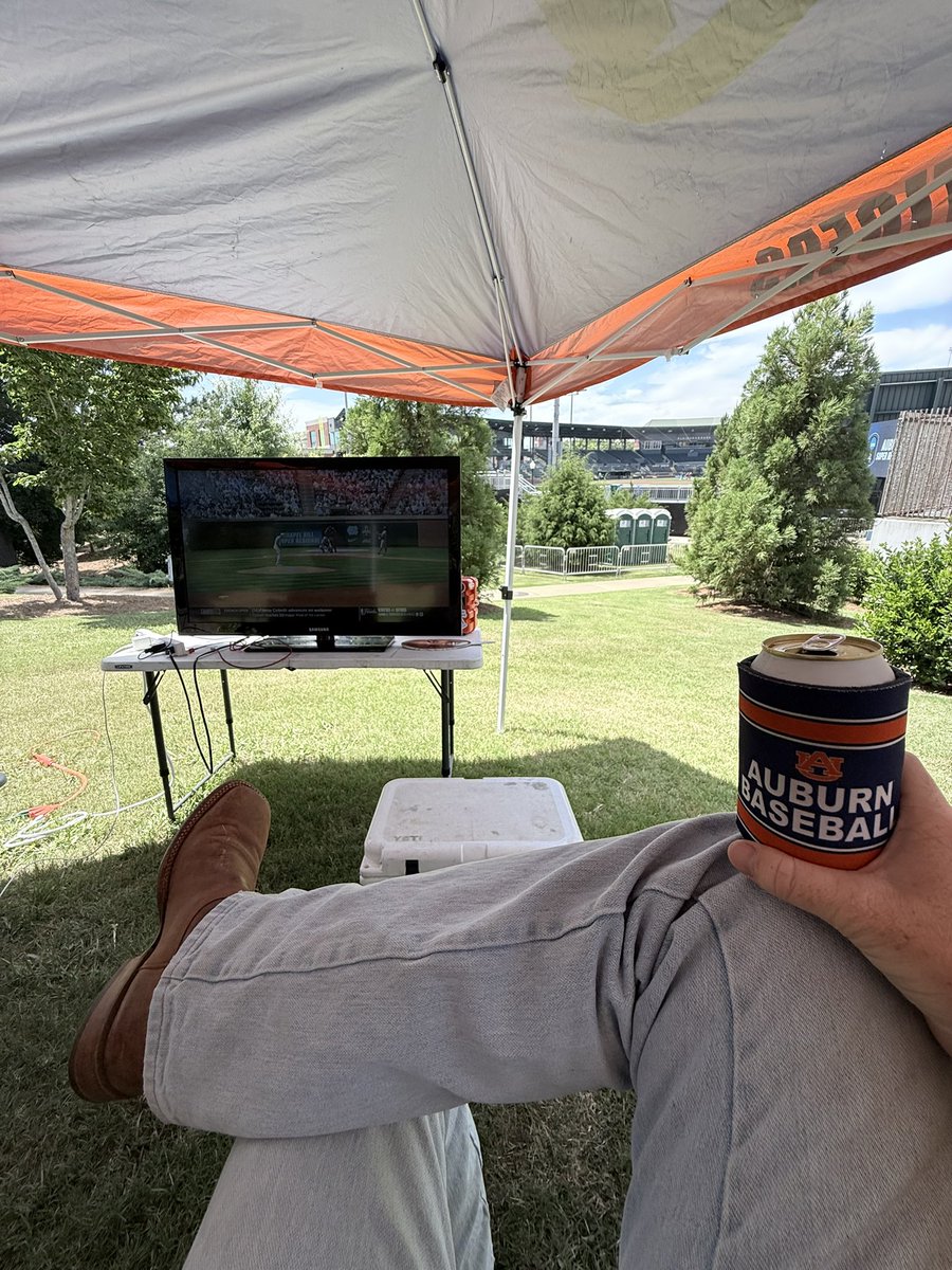 HardBarn's tweet photo. Let’s have a day https://t.co/7c47X5wBul