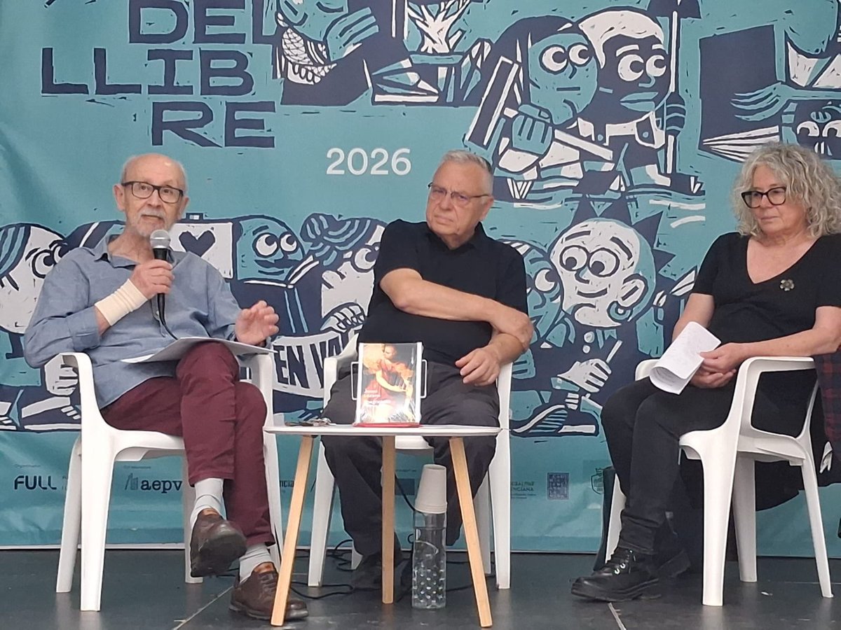 VicentOlmos2's tweet photo. Fa uns moments a la @placadelllibre de Catarroja, presentant el llibre de Josep Lozano, «Spagnoletto», pubicat en la col·lecció de narrativa de l’@editorialafers https://t.co/l6btep9JLw