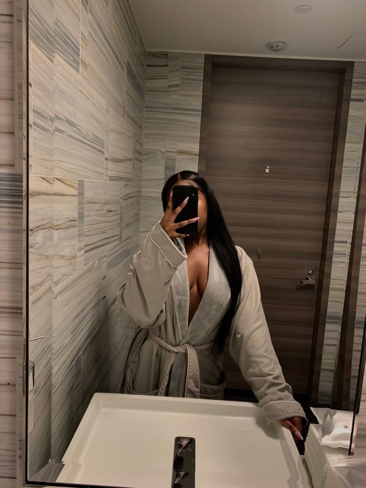 Jasminervgq's tweet photo. Hey mutuals, who’s keeping me company this evening? ☺️🤭 https://t.co/4NFD6fC0l8