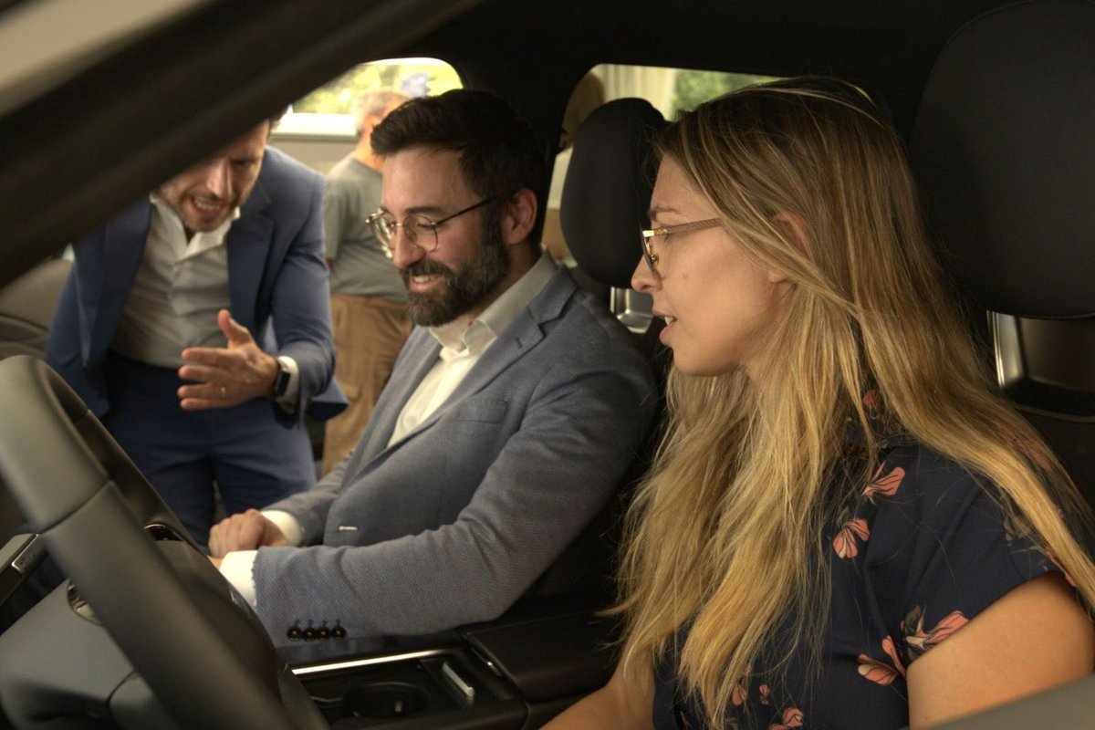 AEDIVE's tweet photo. 📰 «La @Feria_VEM 2026 abre sus puertas en Madrid Río para acercar la movilidad eléctrica a los ciudadanos»
📎 Lee la Nota de Prensa completa 👉 https://t.co/zQqGZ2u40m
#VEM2026 #AEDIVE #MovilidadEléctrica #VehículoEléctrico #Madrid https://t.co/dXag9j90XL