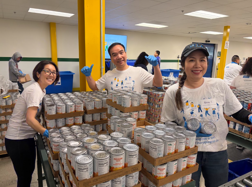 UCLA_Pathology's tweet photo. 💫 Partnering with @LAFoodBank, our department volunteers helped pack 2,786 food kits in just over 3 hours at a recent event to support the LA community. Join us in making a difference in our local community!

Ready to Help? Learn More ➨ https://t.co/W4R55bVFPy

#pathology #path2path #PathX #Volunteering