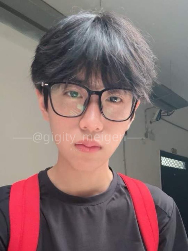 gigity_meigen's tweet photo. 安徽男大的统治力🤓 https://t.co/th3JcdCKup