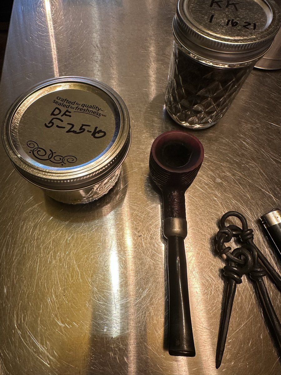 bj221_'s tweet photo. Up next, 16 year old Gawith Hoggarth Dark Flake. This only gets better with age! https://t.co/ldcILObgWa