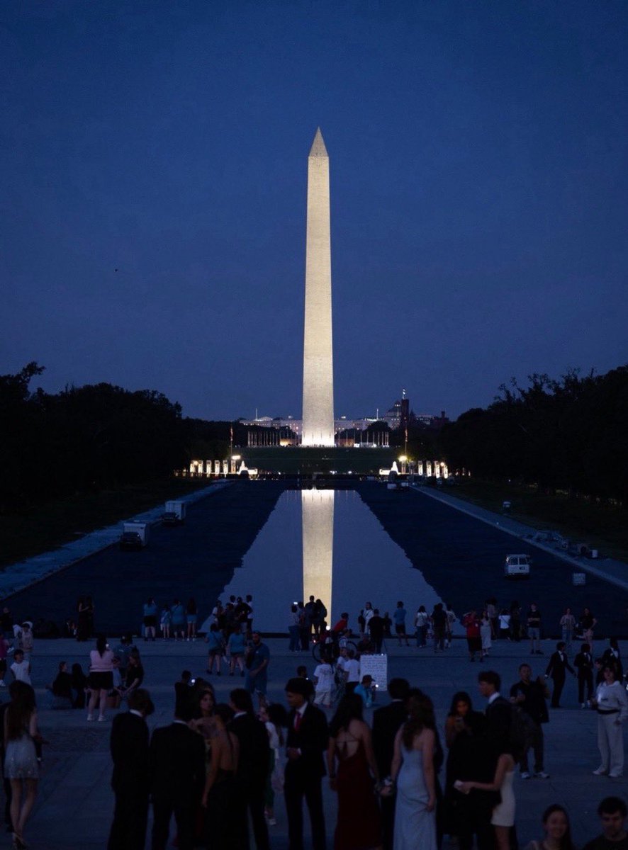 Milajoy's tweet photo. The reflecting pool under Obama and Biden, then under Trump.

All we needed was a new president. https://t.co/PRabim2KpQ