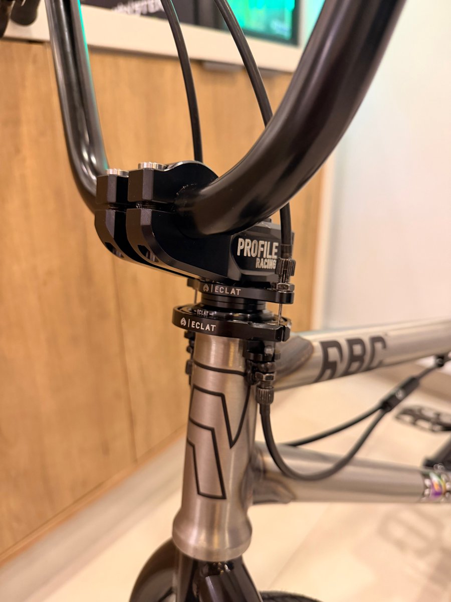 ProfileRacing's tweet photo. New build up! for @leandro_overall on this #leandrosundays
Profile Elite Hubs -- Titanium Button Bolts -- 9t Titanium driver
Profile Push Stem 48mm
Profile 22mm Column Cranks 170mm
Profile 22mm Galaxy Sprocket 25t
#bmx #profilebmx #profileracing #bikes #crew https://t.co/U2NASjvipa