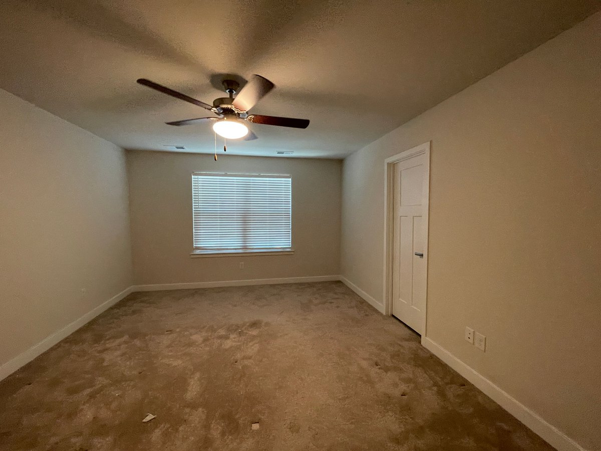 CoastalRog's tweet photo. 3BR/2BA rental—Spring Grove (Moncks Corner). Open layout, LVP in main areas, carpeted bedrooms. Kitchen: island, granite counters &amp; stainless appliances. Near shopping, schools &amp; major roads. Call (843)972-3865 or apply: https://t.co/sDkLXCHoZ0 #RentalReady #ROGCoastal https://t.co/vMma6shYnc
