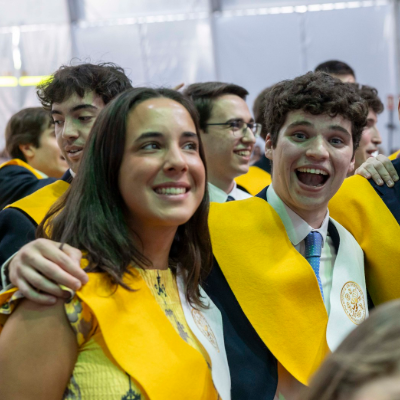 UCOMILLAS's tweet photo. Comillas celebra las graduaciones de Comillas ICAI. 

👉🏻Noticias, fotos y vídeos: 

🎓Grado en Ingeniería en Tecnologías Industriales: https://t.co/RGhjHWxKMr
🎓Máster Universitario en Ingeniería Industrial y programas afines: https://t.co/He2KbHQwDc https://t.co/RjDXOPfbfr