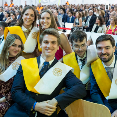 UCOMILLAS's tweet photo. Comillas celebra las graduaciones de Comillas ICAI. 

👉🏻Noticias, fotos y vídeos: 

🎓Grado en Ingeniería en Tecnologías Industriales: https://t.co/RGhjHWxKMr
🎓Máster Universitario en Ingeniería Industrial y programas afines: https://t.co/He2KbHQwDc https://t.co/RjDXOPfbfr