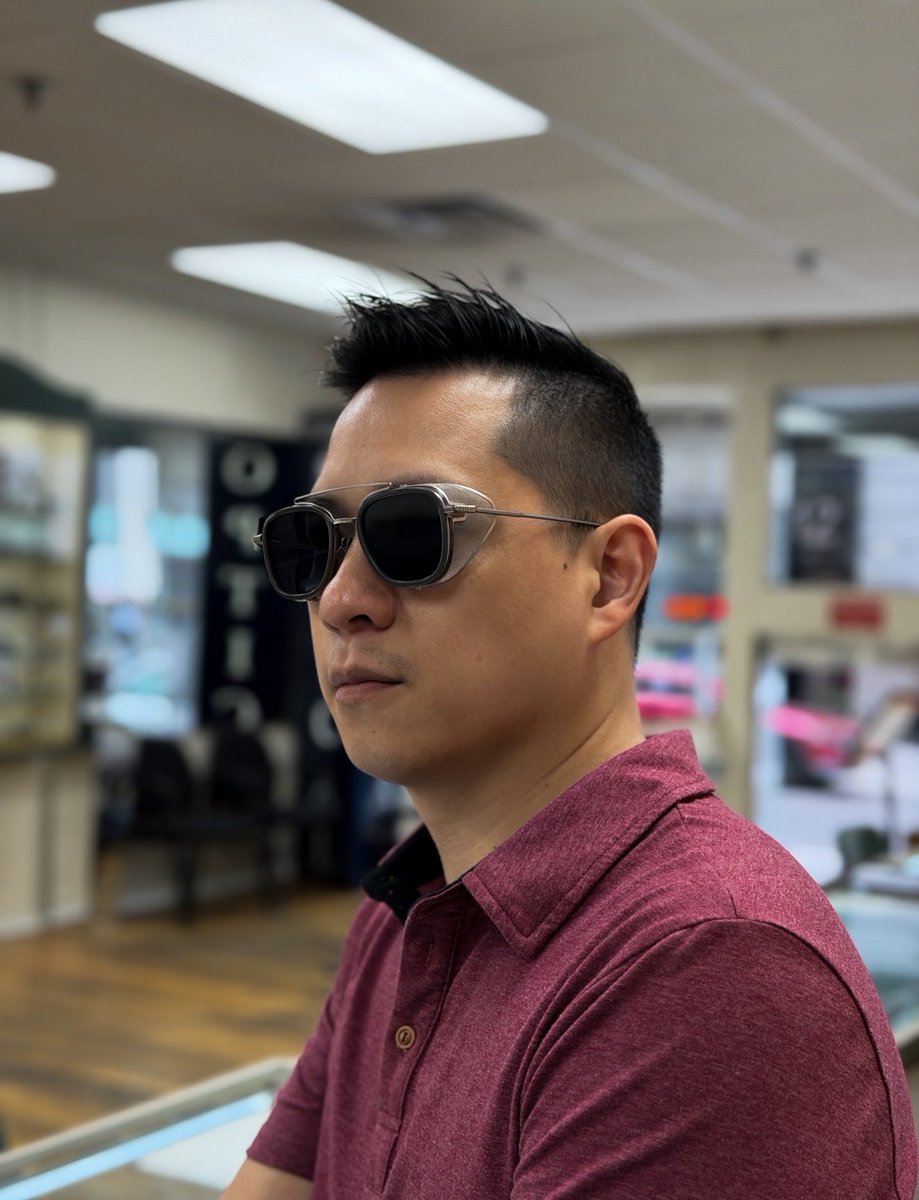 frenchoptical's tweet photo. A conversation between past and future.
Andy wearing Thom Browne UES808A-020-51 — a design that blends vintage inspiration with a modern, architectural edge. Distinctive, bold, and unmistakably Thom Browne.
#ThomBrowneEyewear
#LuxuryEyewear
#DesignerFrames
#EyewearStyle https://t.co/3T6x5l4b7C