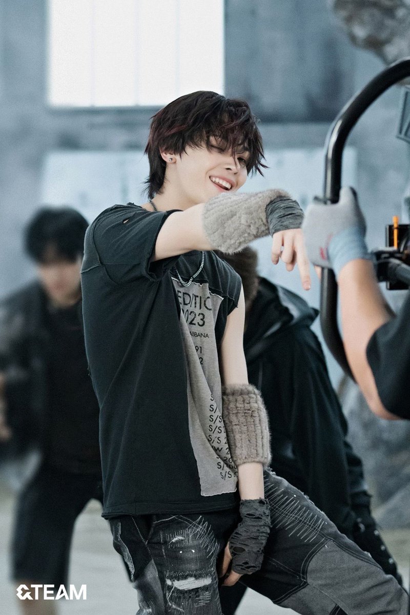nichosaegyo's tweet photo. i miss rnt nico like an ex https://t.co/pIxgTdZbC7