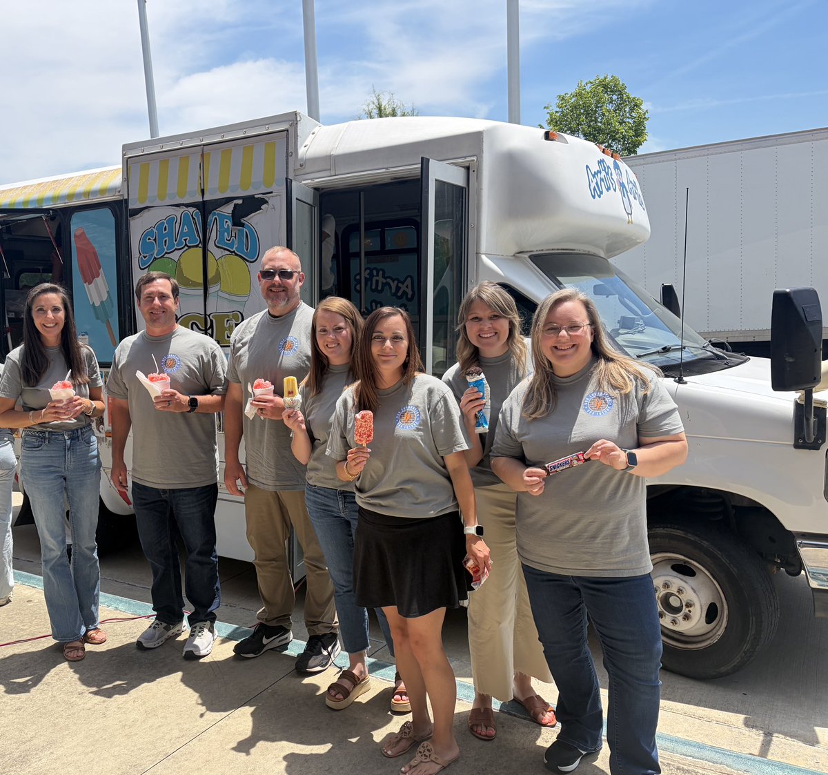 MVESGainesville's tweet photo. Thanks to these awesome school leadership team members for representing Mt. Vernon @Hall_Schools Leadership Retreat @LanierTech 🌟🧭👏💚🍦 #SchoolImprovement https://t.co/J0llfWqZQQ