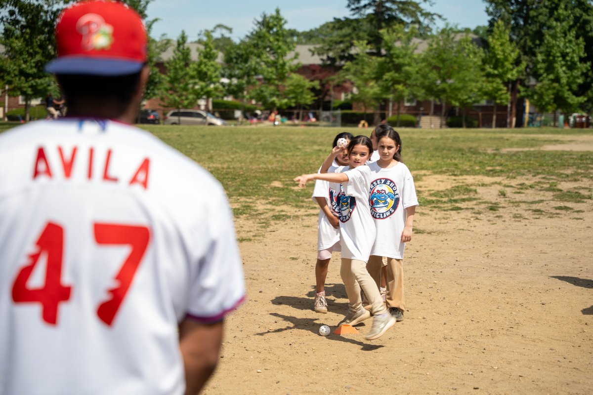BlueClaws's tweet photo. Let's @PlayBall! Thanks to our players and everyone at Clifton Ave. Elementary School for participating in our #PlayBall Weekend Clinic today! 🦀⚾ https://t.co/3ujVirNZID
