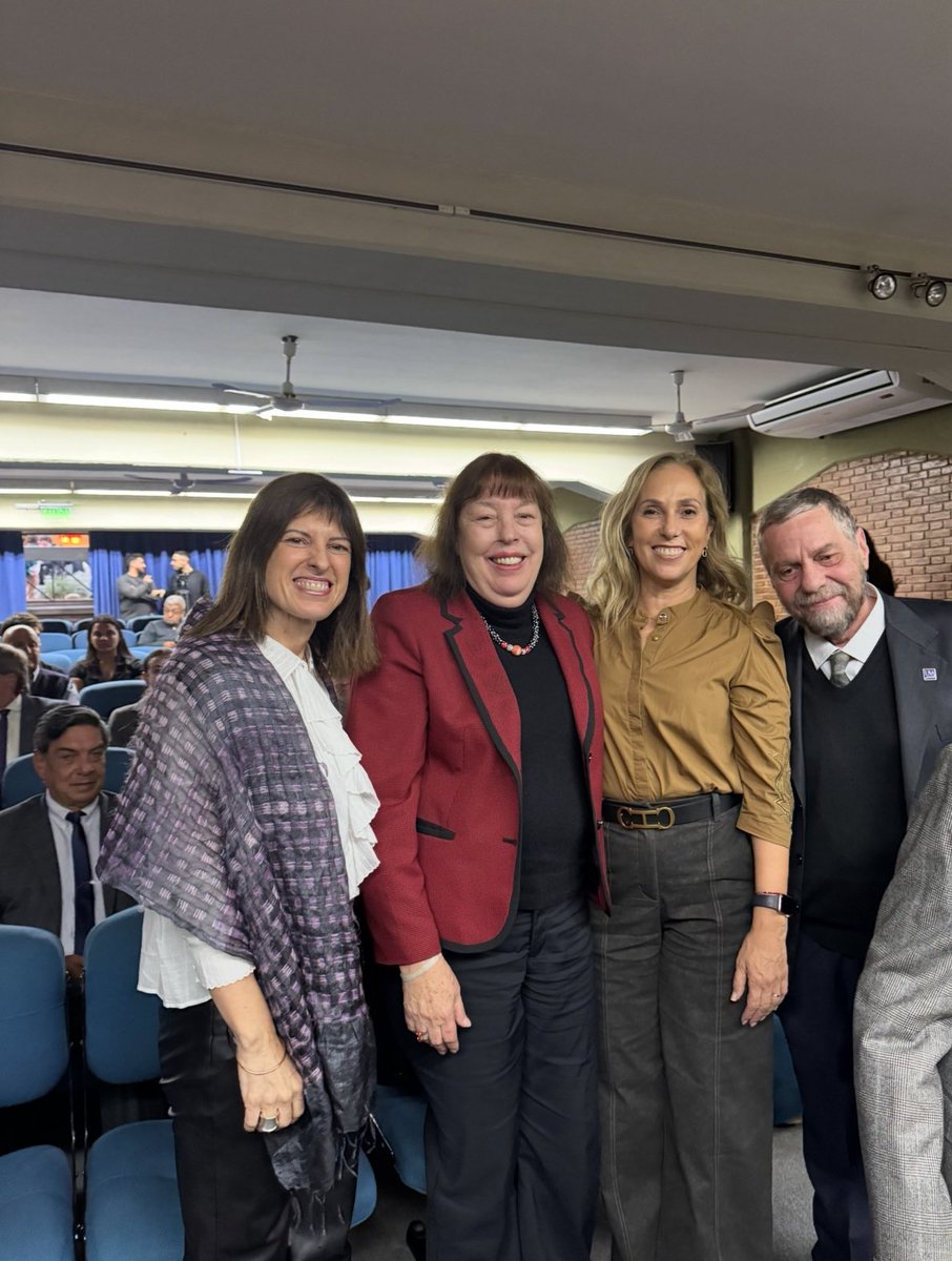 FerSabadin's tweet photo. Participé del acto de investidura de la Dra. Virginia Gamba como Doctora Honoris Causa de la @UdeMendoza 

Un reconocimiento a una trayectoria de compromiso con la paz, la diplomacia y los DDHH. Fue un honor acompañar este momento. https://t.co/ogCcEUsbsM