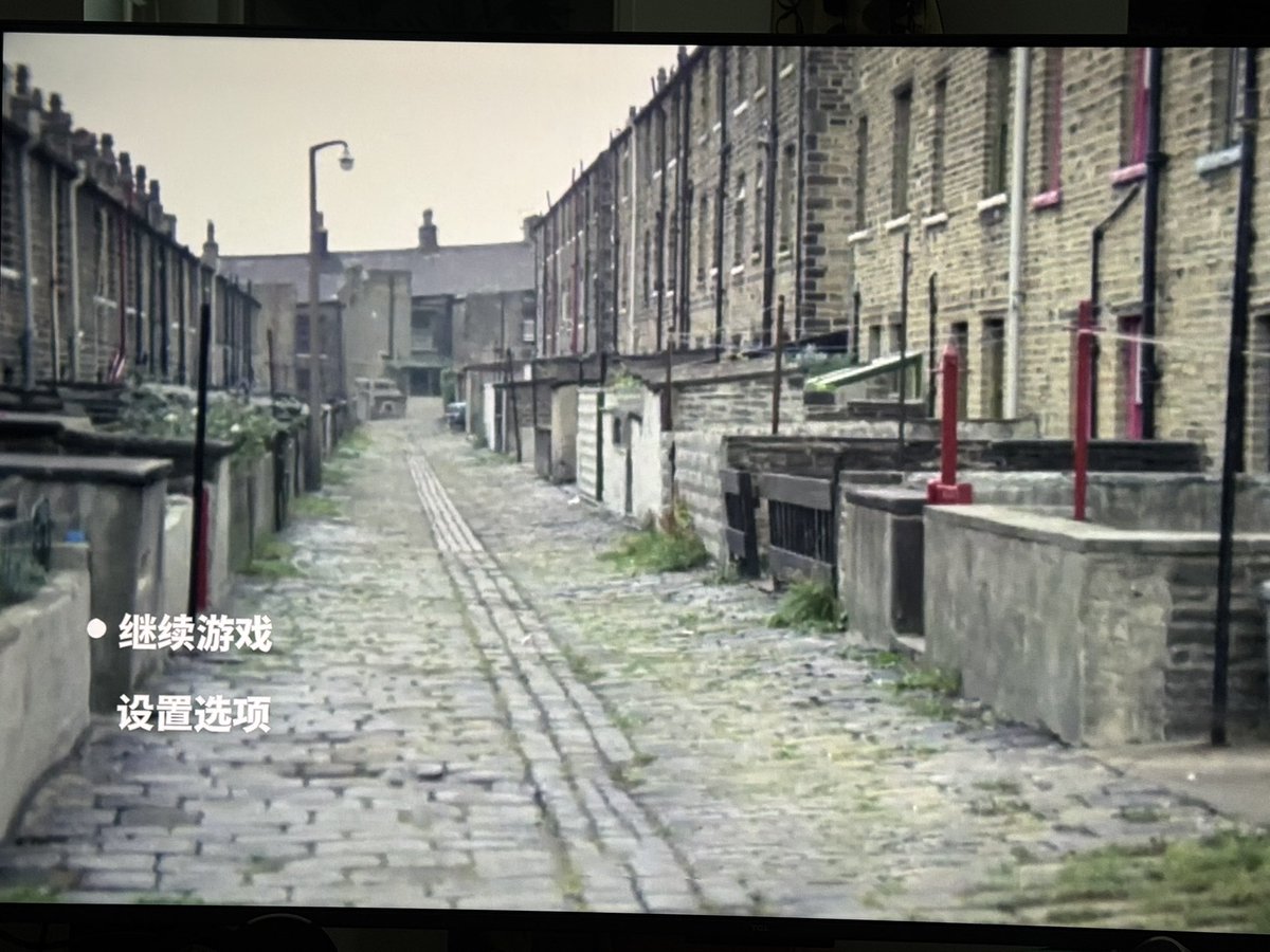 miaonefer's tweet photo. 今天有些难过（难受😣）但还是给自己买了巧克力麦芬吃。人生的时间不是用来逃避痛苦的，真实热烈的活着，现在与永远。没错，可以暂停，也要“继续游戏” https://t.co/01d2O7DEbx