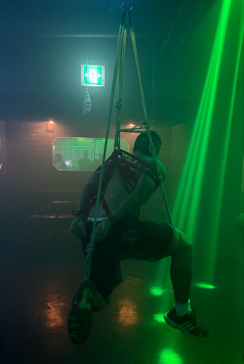 dgfaggotslave's tweet photo. 언더바에서 무슨일이 일어나고 있나요? https://t.co/XbFcxl225u