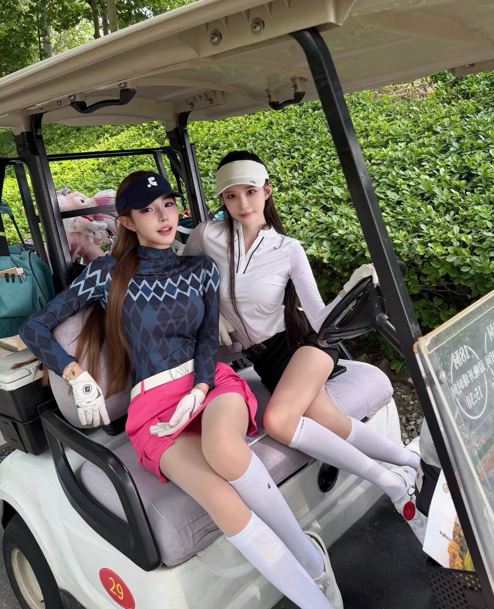 cryptolaowen's tweet photo. 你如果鼓励一个愚蠢的人继续愚蠢
他会感激你
​如果你试图去改变他的想法
他应该会恨你 https://t.co/VUePHA8KRd