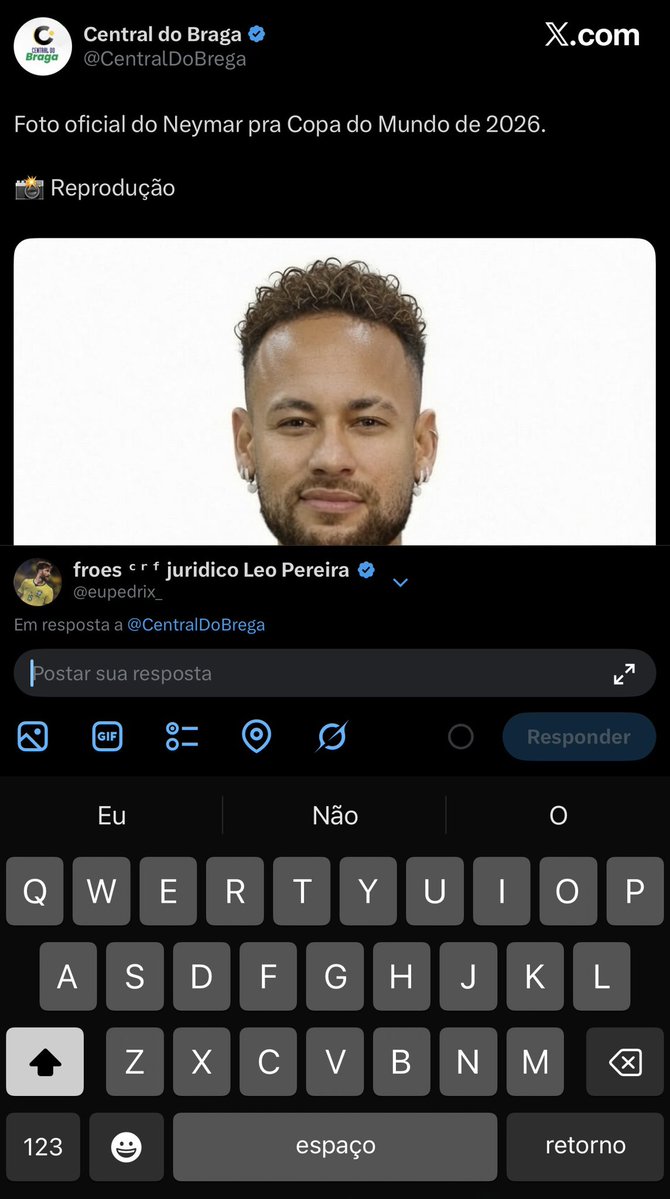 eupedrix_'s tweet photo. @CentralDoBrega Cabeça tão grande que ele continua me olhando por cima do teclado https://t.co/4j5dHVXKpc