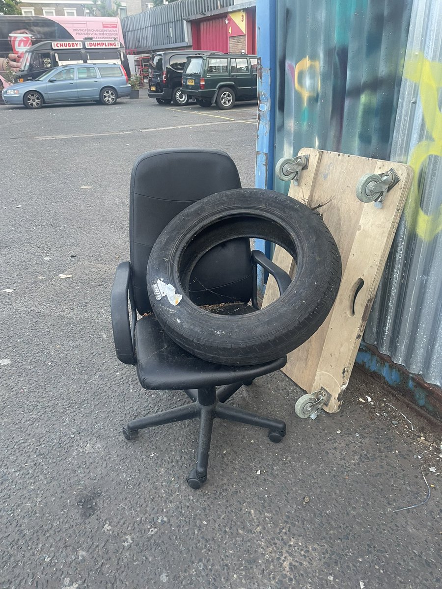 cooljinzo's tweet photo. Having a sit down. Must be tired 😂 https://t.co/KnQ4grCR5P