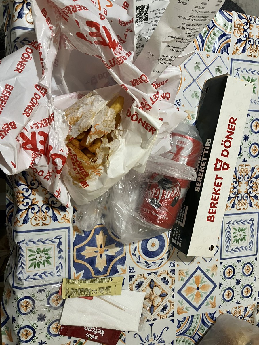 fckitdontsckit's tweet photo. @Migros_Hizmett Öncü döner diye söylediğim siparişin geleni paramı geri istiyorum sizden de nefret ediyorum tekrar belirtmek isterim cevap yazan sizden değil migros uygulamacısından https://t.co/37IGpQt5If