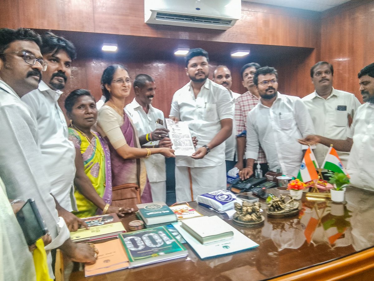 SjrJohnny's tweet photo. குவாரி தொழிலாளர் பிரச்சினை, கட்டுமான தொழிலாளர் நலன், மூடப்பட்ட TASMAC கடை தொழிலாளர்களுக்கு மாற்று வேலை உள்ளிட்ட கோரிக்கைகளை, சம்பந்தப்பட்ட அமைச்சர்களிடம் எடுத்துரைக்கப்பட்டது.
@INCTamilNadu @Viswanathan_INC
#TCTU #TamilNaduCongressThozhilalarUnion https://t.co/2nlCJDz4O2