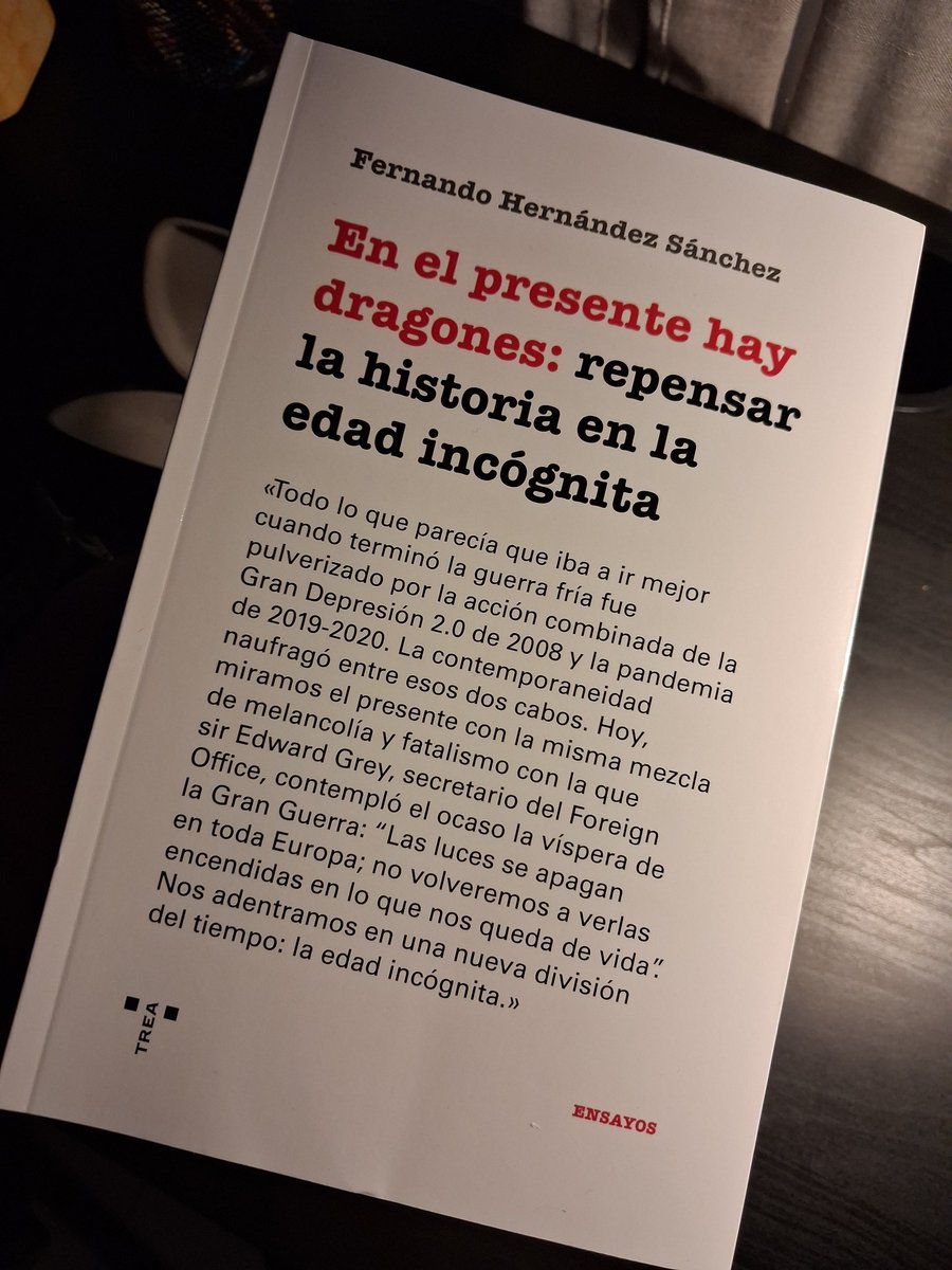 FernandoHS61's tweet photo. Bueno, pues ya está en casa la parejita. Gracias a @edicionestrea y @gerclouds por la confianza https://t.co/MfdoADetkR