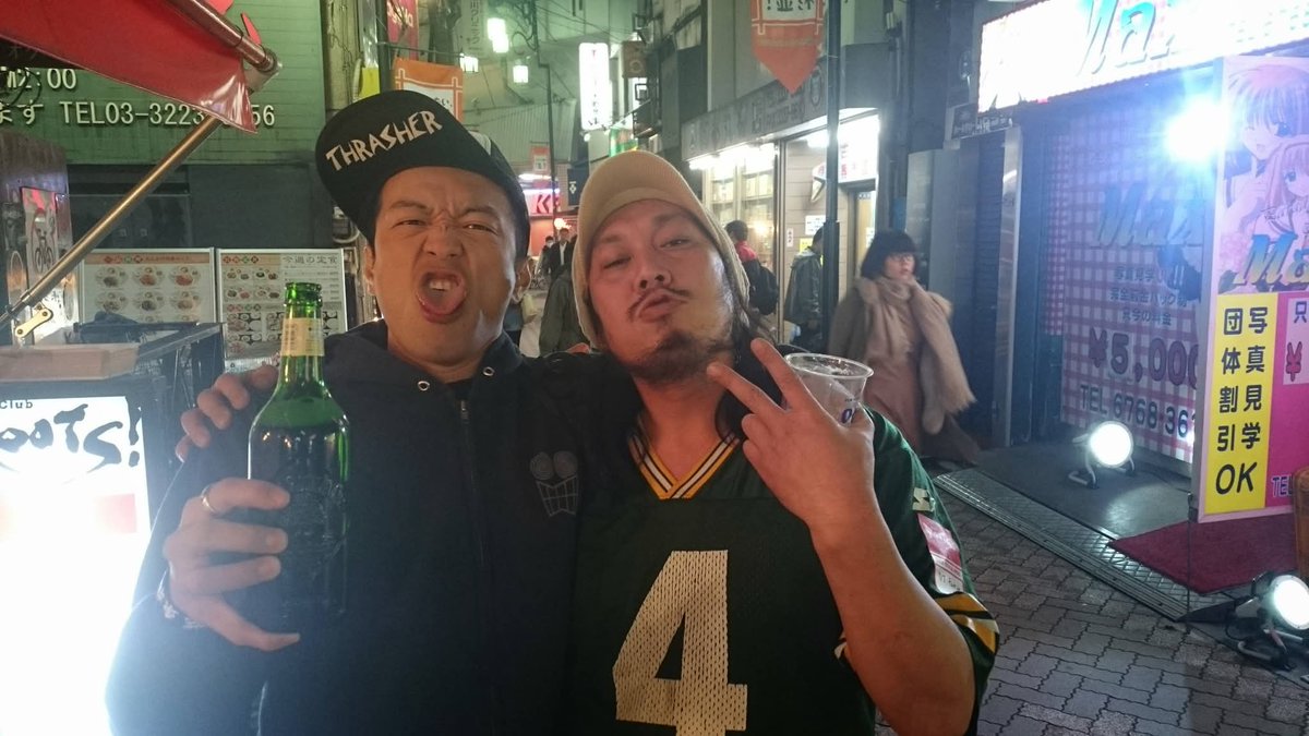 o_radical's tweet photo. 人間生きてるとアホの事失敗も腐るほどある、特に俺なんてもんはそんなだらけで…

そんな俺を心から叱ってくれてそして一番近くで愛してくれた数少ない兄弟だった！

死ぬ前日約束した企画は絶対にやるからな！

その名は【ダーファブナイト】🍻 https://t.co/fgVDGpxz1o