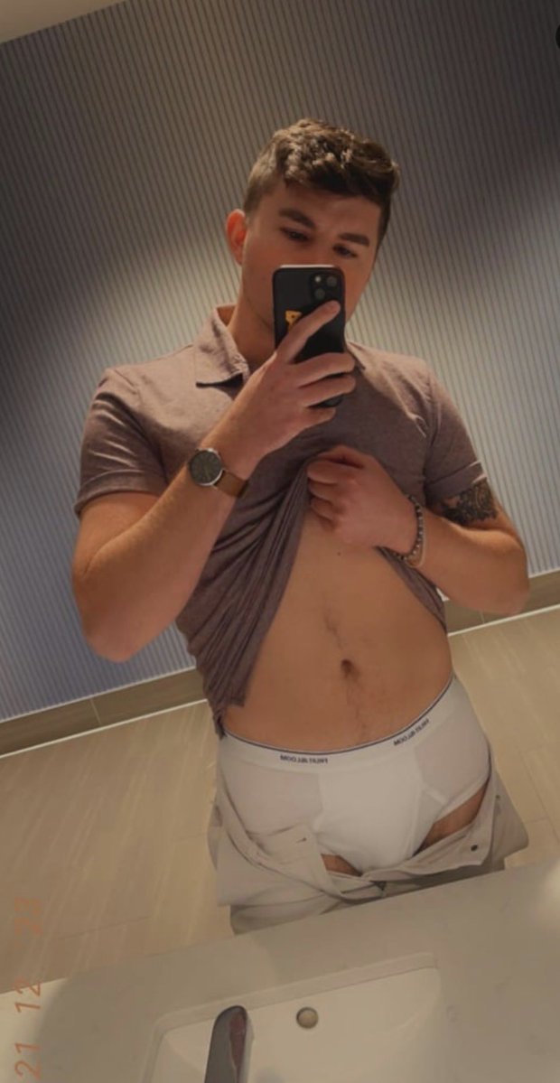 AlexMar31934563's tweet photo. Briefs never let you down… https://t.co/MAvTgDh2mu