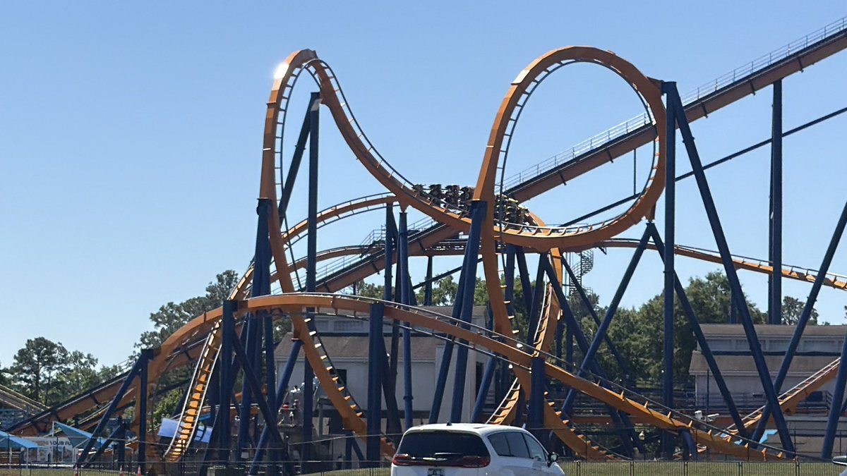 BuckeyeCoaster's tweet photo. Did you know that Dominator at @KingsDominionVA was the first place this #floorlesscoaster was installed?
This coaster was originally installed at Six Flags Geauga Lake (Ohio) and I rode it there for the first time before KD. I love how the coaster was saved & not scrapped! ๐ข https://t.co/erHEHSQwfV