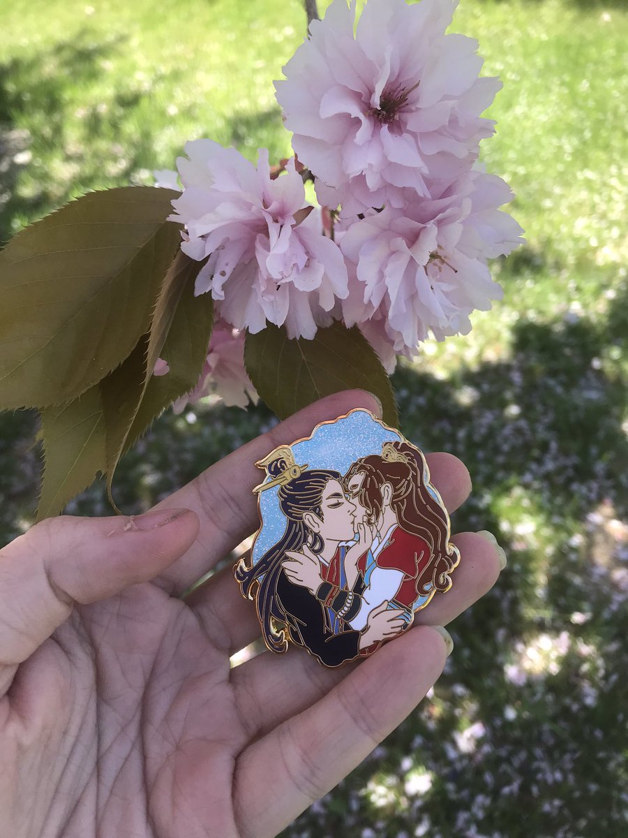 BelovedFishZine's tweet photo. Update update!! Hello little fishies! Merch is starting to arrive, and zine formatting is alllllmoooodt finished! For now check out our enamel pin! 🐡 https://t.co/YU5HTS6zlq