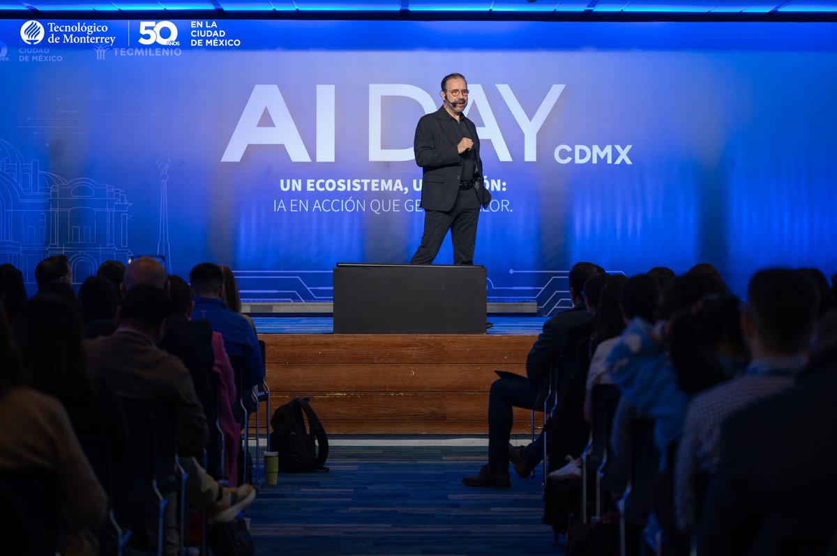 VP_TecCDMX's tweet photo. La inteligencia artificial ya es una realidad que transforma la educación, la investigación y la vinculación con la industria. En el AI Day 2026, reunimos a 400 asistentes presenciales y más de 300 conectados vía LiveTec, representando a empresas, organizaciones, profesores y estudiantes para compartir avances y casos de aplicación real.

#TecDeMonterrey #TecEnLaCDMX #TecCSF #AIDay2026 #InteligenciaArtificial #TransformaciónDigital