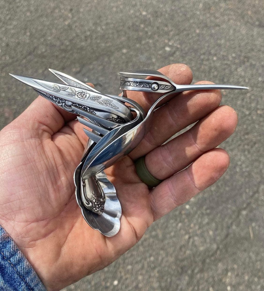 pmamtraveller's tweet photo. Hummingbird made from repurposed eating utensils by Matt Wilson. https://t.co/foAywBr1z4
