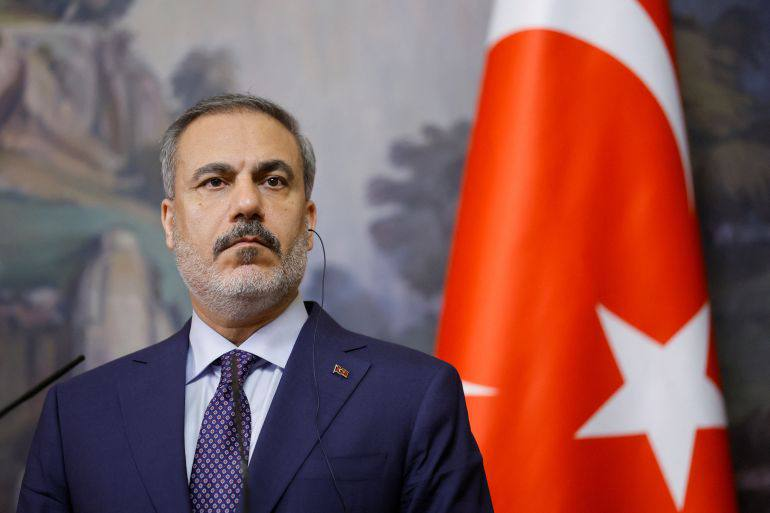 FimedAr's tweet photo. ⭕️ وزير الخارجية التركي...

▪️ أكد وزير الخارجية التركي أن الجرائم المرتكبة في قطاع غزة خلّفت جروحاً عميقة في الضمير الإنساني العالمي.

▪️ شدد على ضرورة منع "إسرائيل" من مواصلة خرق اتفاقات وقف إطلاق النار في كل من غزة ولبنان.

▪️ أوضح أن "إسرائيل" هي الطرف الذي يعرقل تنفيذ حل الدولتين، داعياً إلى وقف الممارسات التي تستهدف الفلسطينيين في قطاع غزة.

#غزة #فلسطين #تركيا #غزة_تُباد #Palestine #Gaza #FreePalestine #Turkey #وقف_إطلاق_النار #حل_الدولتين