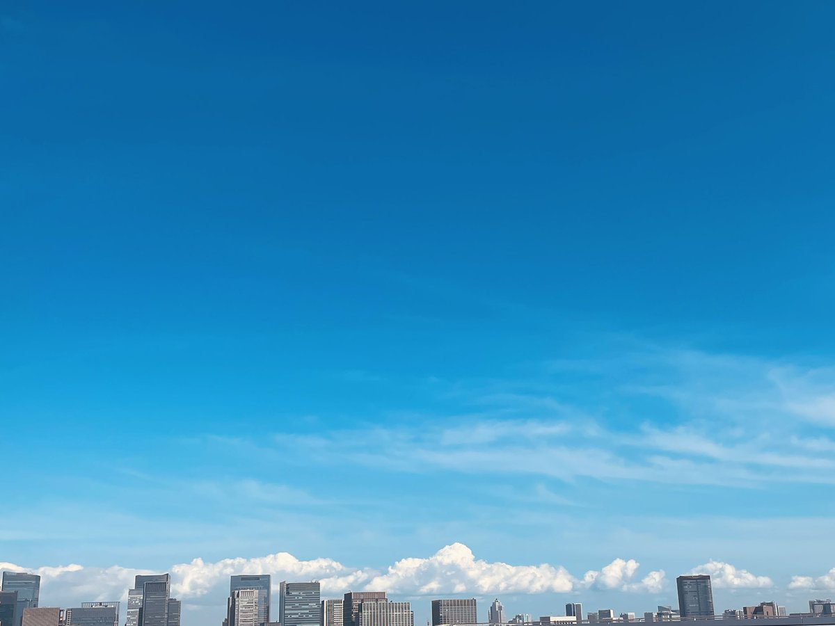 koarasampler's tweet photo. @Citizen_908428 Thank you so much
This is the kind of sky and scenery you can see around the Chiyoda Line area in Tokyo.
I often make music inspired by these everyday city vibes. https://t.co/eNqGucrvax