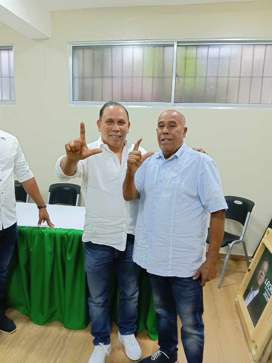 wallynet3's tweet photo. Pablo Alejandro del PRM se juramenta en la #FuerzaDelPueblo Seguimos sumando y avanzando hacia la met 2028, bienvenido!! @radhamesjimenez @FPcomunica #FPComunica https://t.co/yvNDSixstk