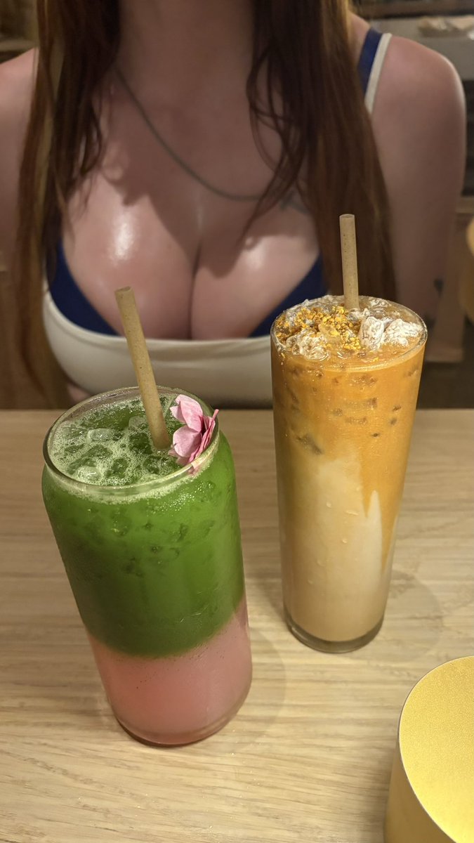 Bigwomb's tweet photo. Cute drinks w the girls 🥰 https://t.co/u5XCfaURa1