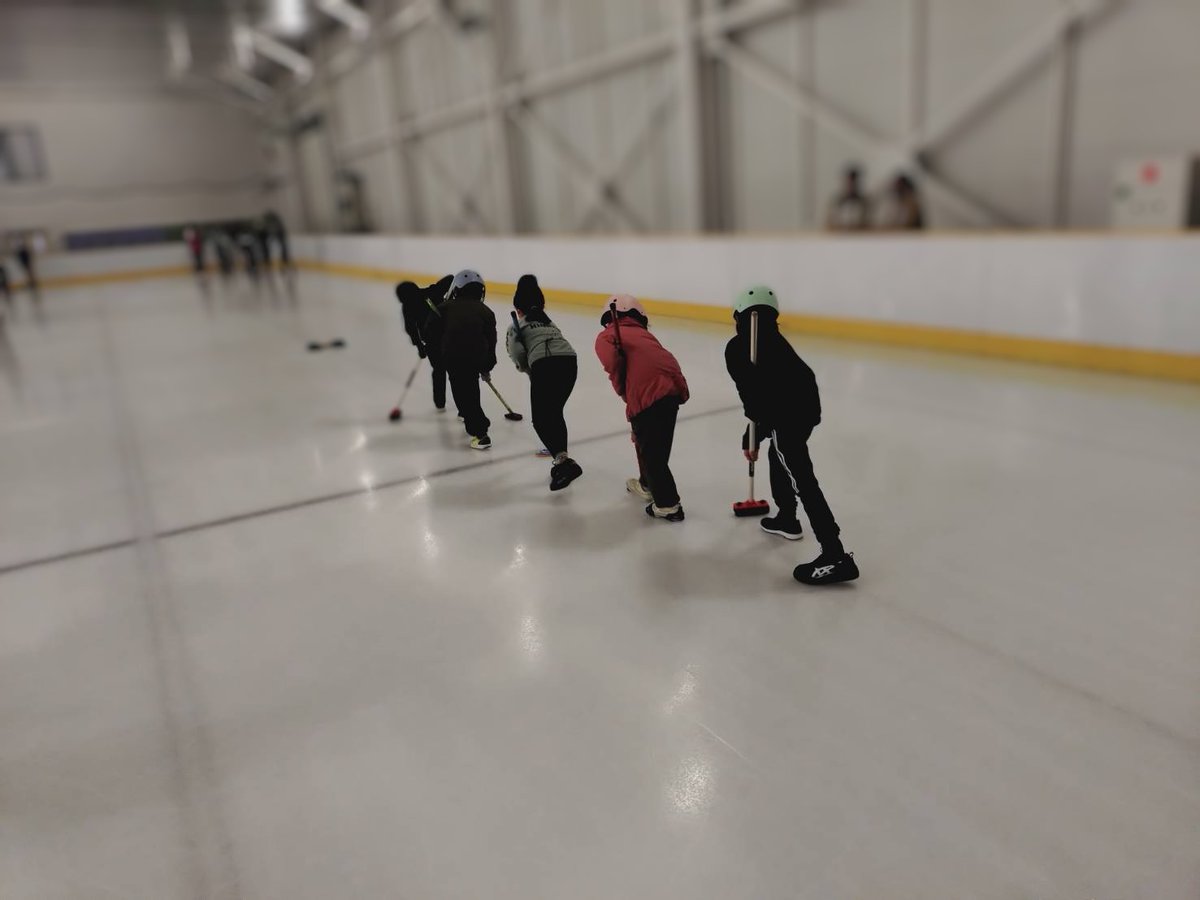 kyotocurling's tweet photo. 🥌 第2回カーリング教室を開催！

5/30のテーマも「デリバリーの安定」✨
何事も基礎がいちばん大切ですね！

🏆次回は6/20(土)！
日本選手権を挟むため先になりますが、ご参加をお待ちしています！

���心者の方も大歓迎です🙌

📍木下アカデミー京都アイスアリーナ

#カーリング #京都 #宇治 #関西 https://t.co/XohwiDLXtd