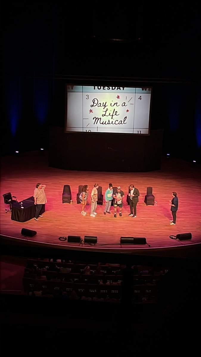 MysticFoxyWolf's tweet photo. some more pictures from dropout improv in birmingham last night https://t.co/jAhvPk9wl5
