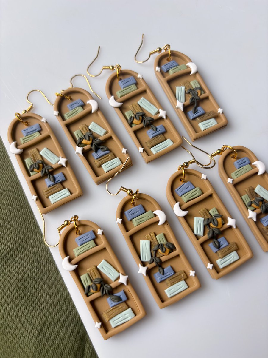 peripheralUS's tweet photo. proof we don't need generative Al because i just generated like 40 new jewelry design ideas without even a sip of water😤😤😤 https://t.co/H7dSw4CeVq