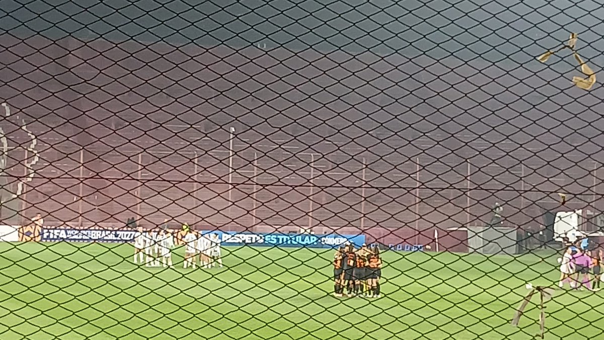 MACFUT's tweet photo. ¡HOY JUEGA LA SELECCIÓN! 🇦🇷 
#FutbolFemenino 
⚽️#Argentina 🇦🇷 🆚#Peru 🇵🇪  
#Macfut presente en el estadio Néstor Díaz Pérez @clublanus 
¡Vamos Argentina!  
📷@MujerMilrayitas Y @valeriaqueme https://t.co/MRAUwIABzr