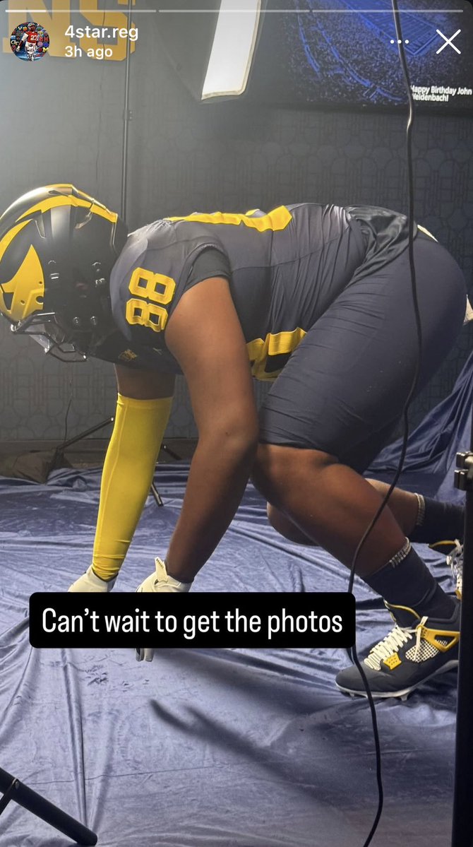 BriceMarich's tweet photo. 4⭐️ DL Seth Tillman (@SethTill27) returned to Ann Arbor for his #Michigan official visit this weekend and looks to be having a great time via his IG.

https://t.co/yIdqfbni0m https://t.co/fKeExKS5Sd