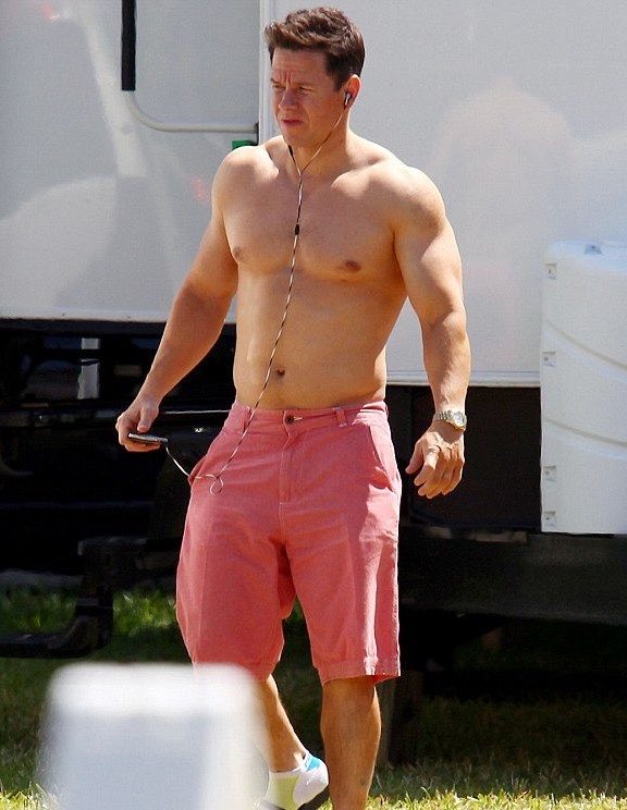 daily_vitamen's tweet photo. Happy Birthday to our favorite DILF, 
Mark Wahlberg 😍🤤

#MarkWahlberg #MarkyMark #dilf #daddy #hotmale #maleceleb #shirtlessmaleceleb #sex #gaysex #dailymen #vitaminmen #sexymen #shirtlessmen #goon #gooning #sexymen https://t.co/jldikHzLG5