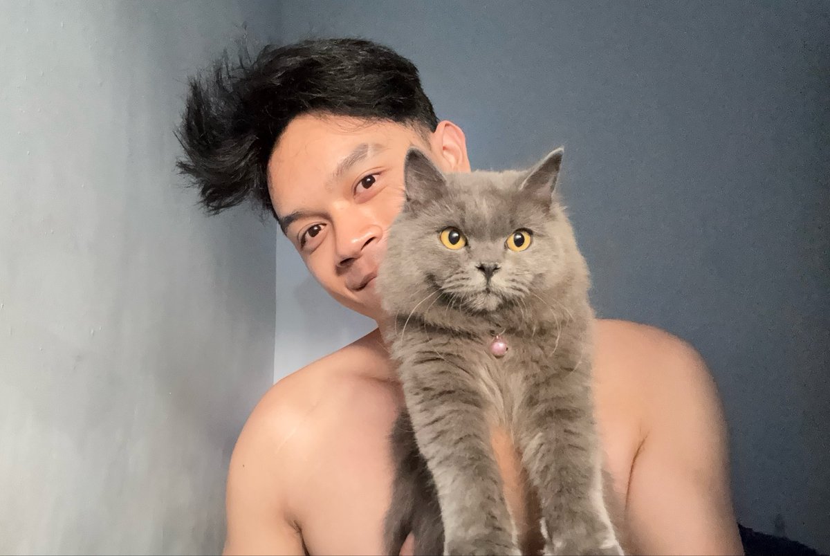 faryanggaa's tweet photo. me n my fluffy ceo🐣 https://t.co/YZeOvMQTZ4