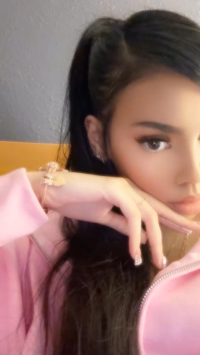 mercyybtw's tweet photo. 🎀 https://t.co/2KdsbNeP0c