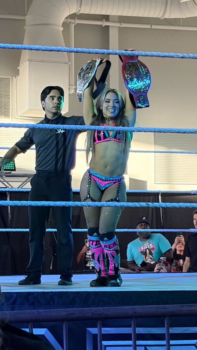 BrianSWied's tweet photo. Via fan instagram story @lolavicewwe https://t.co/jFbAbDZonY
