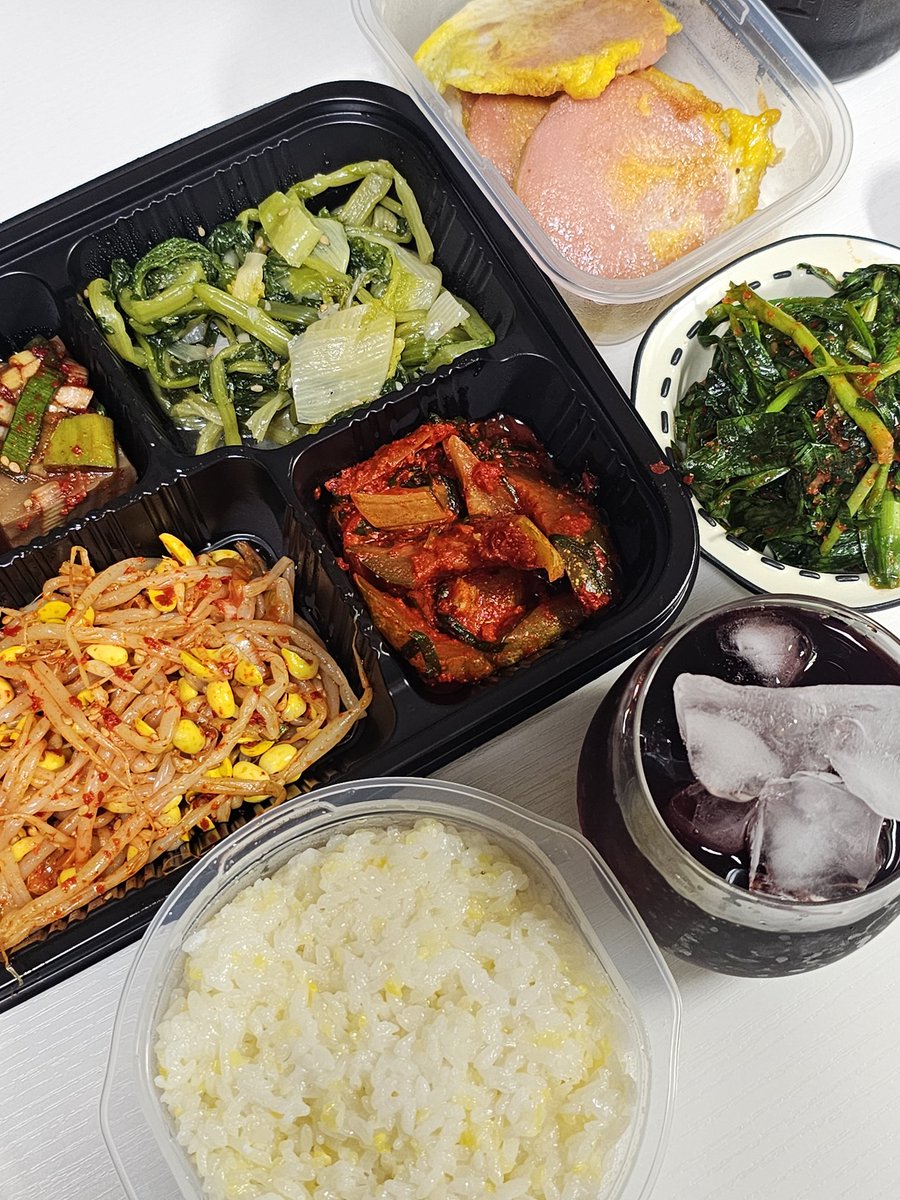 han_ip_yaam's tweet photo. 한식 반찬들 너무좋아 날 미춰버리게해. https://t.co/Et2OheOtsM