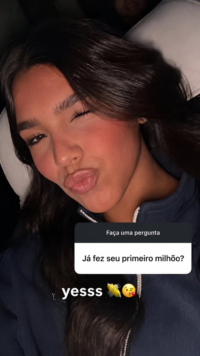 poponze's tweet photo. MILIONÁRIA! Aos 17 anos, Duda Guerra, ex de Benício Huck, revela que já conquistou seu primeiro milhão de reais. https://t.co/Kk7nfNH9uM