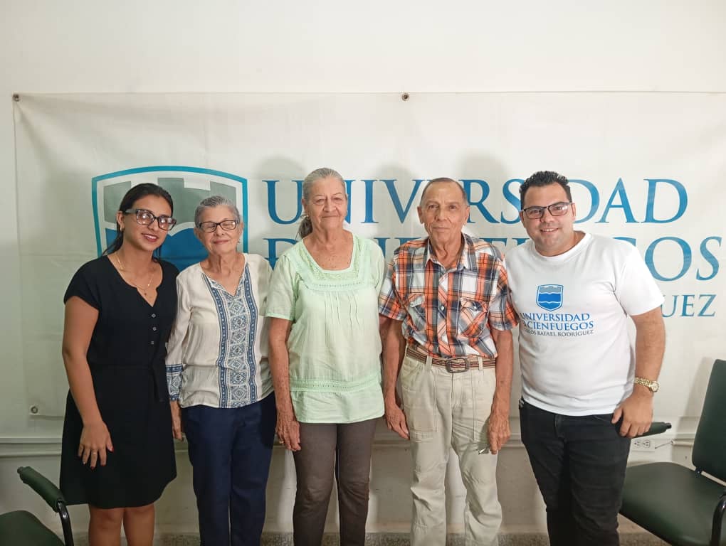 ucfgos's tweet photo. 📷 Desde la Dirección de Comunicación Institucional de la @ucfgos, hemos iniciado un emotivo proyecto audiovisual dedicado a los fundadores de  #MiCasaUCf. En esta serie, ellas y ellos nos compartirán anécdotas, vivencias y recuerdos de su andar por esta casa de altos estudios. https://t.co/zYsabwqyg1
