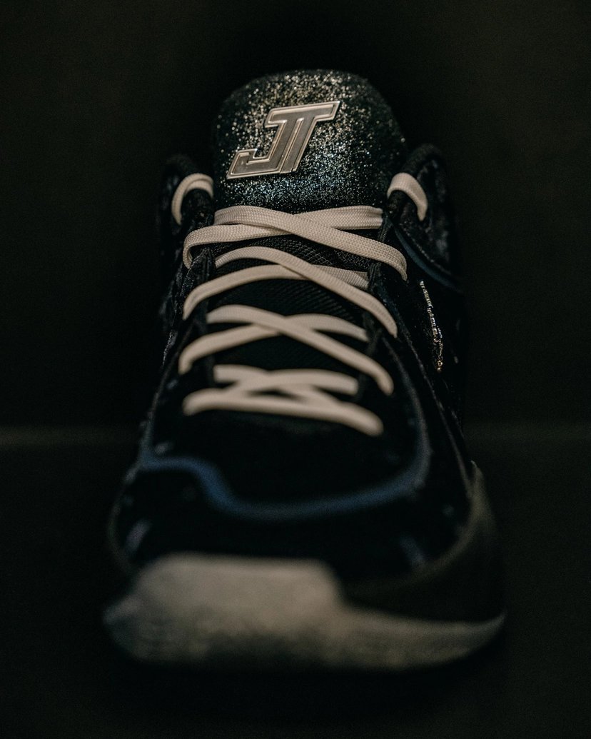 J23app's tweet photo. Stephon Castle x Jordan Tatum 4 PE for Game 2 of the NBA Finals https://t.co/Fs3EQ2OY4u